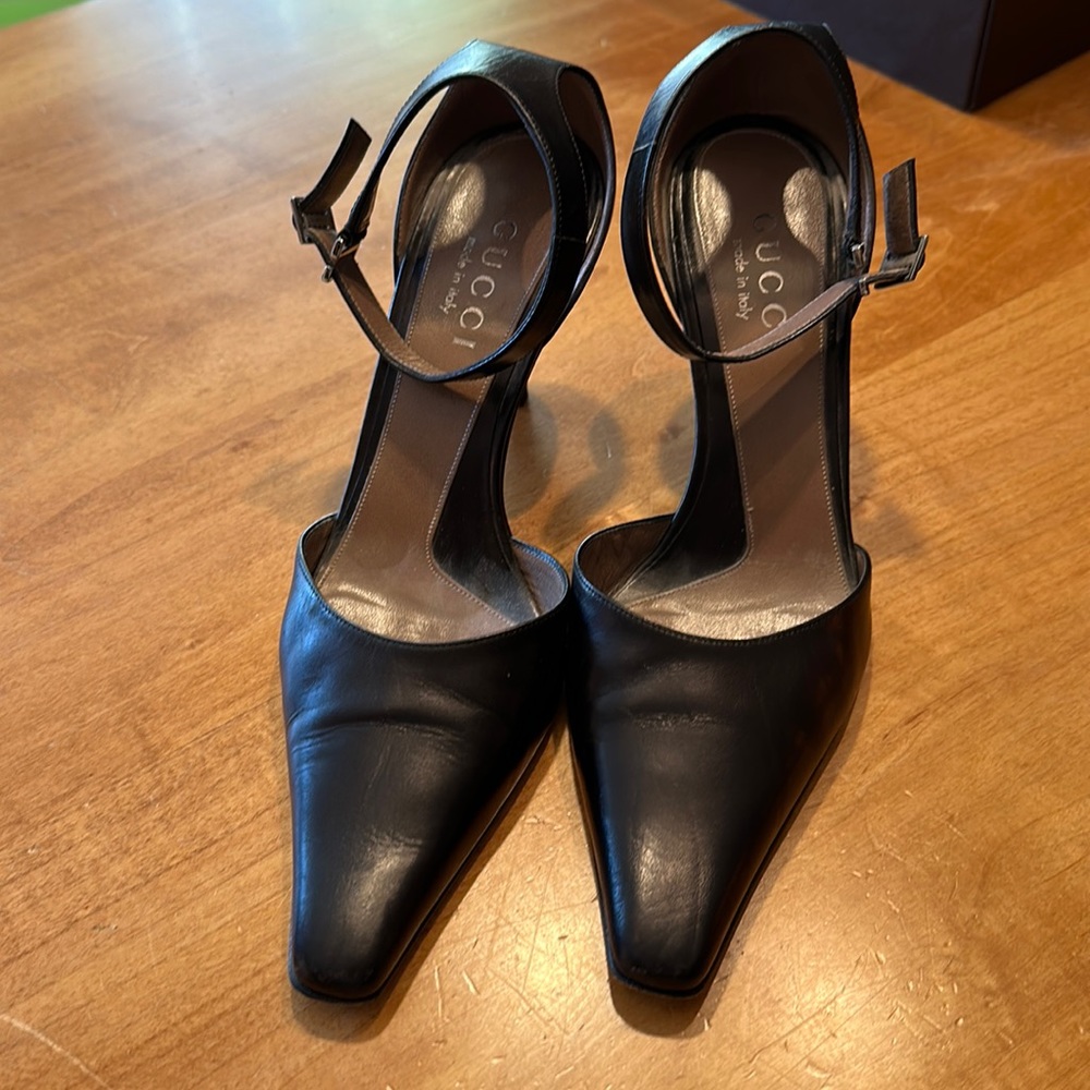 Gucci mid heel shoe